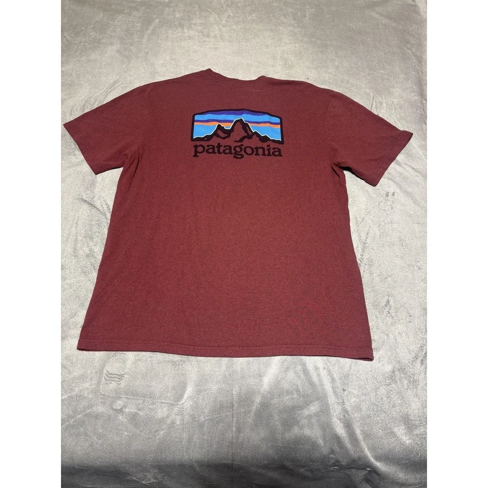 Patagonia Shirt Mens M Red Responsibili-Tee Logo Graphic 34880 Fitz Roy Horizons